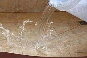灵台漏水维修 免砸砖防水材料该如何施工